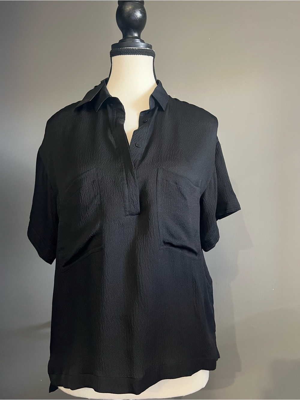 Massimo Dutti Black Short-Sleeve Shirt. 100% Mulberry Silk. Size 6. NWT